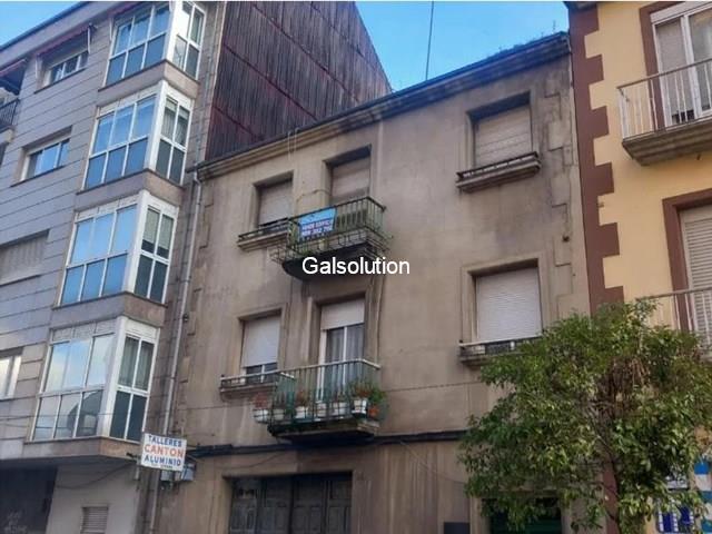 EDIFICIO A 5 MIN DEL PARQUE DE SAN LAZARO, CON PARCELA. - Ourense