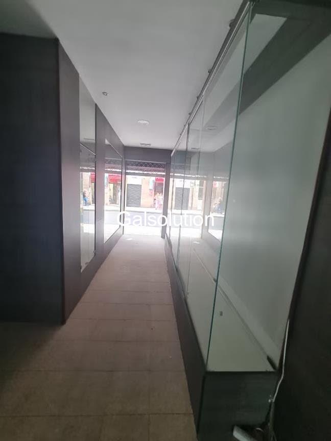 Foto 2 Local en alquiler en Rúa Ervedelo, centro.